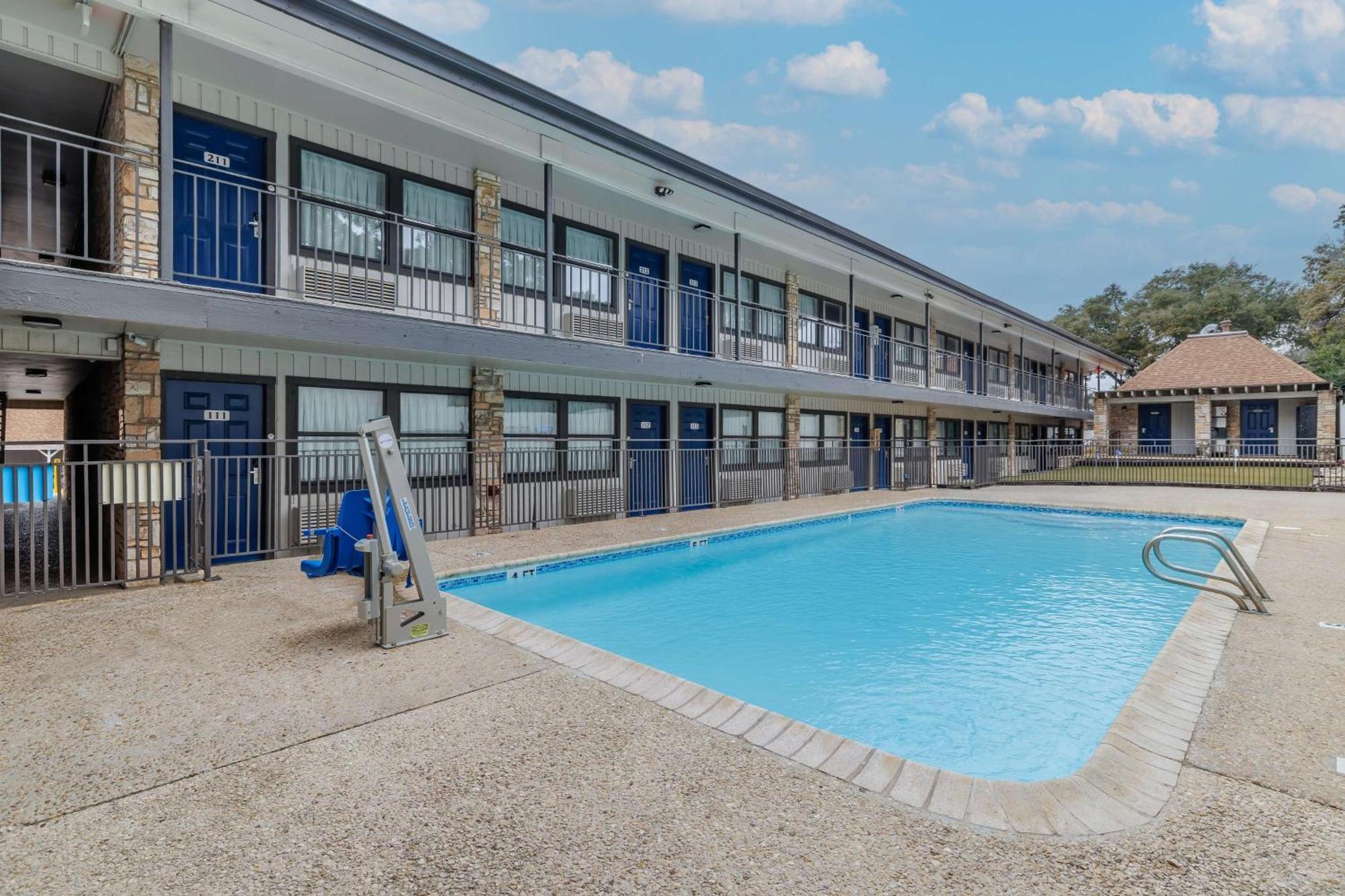 Motel 6-Boerne, Tx ภายนอก รูปภาพ